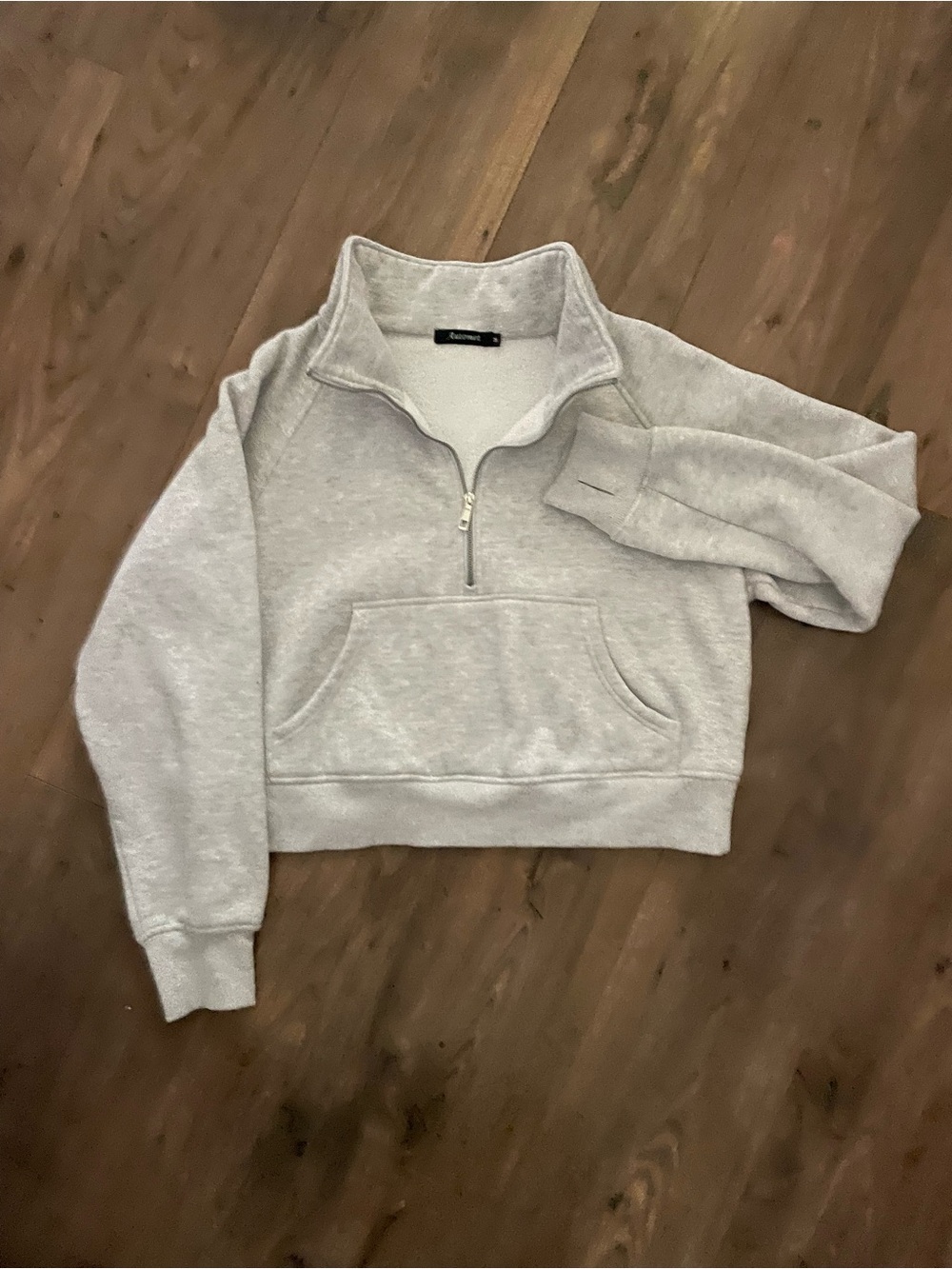 Cropped Quarter-Zip Turtleneck Sweatshirt in Light Gray
